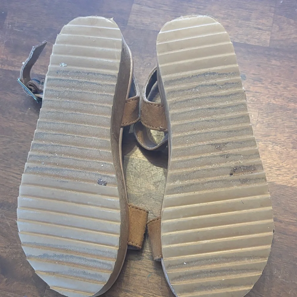 Old Navy Kids Beige Platform Sandals with Cutout Design